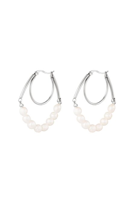 Earrings round with pearls