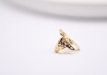 Butterfly ear cuff χρυσό χρώμα από ορύχαλκο (1 τεμ)