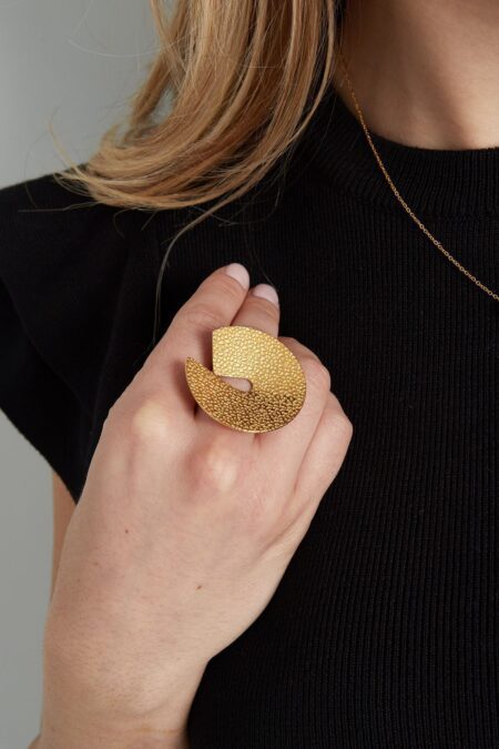 Statement ring big gesture - Gold color - One size