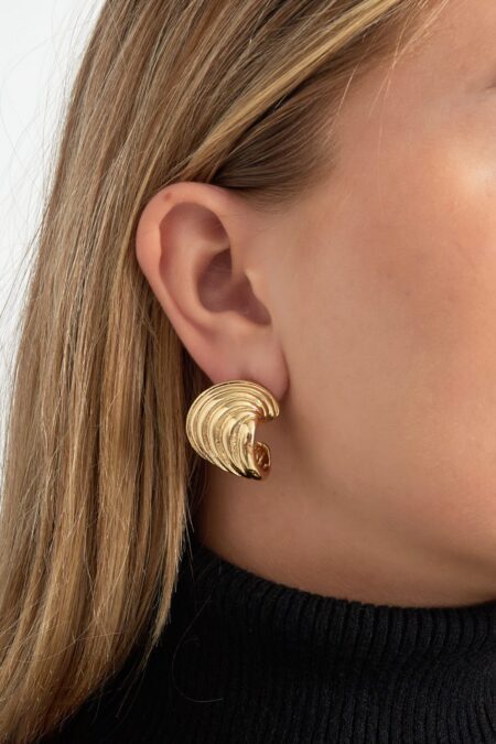 Elegant Waves earrings - Gold color