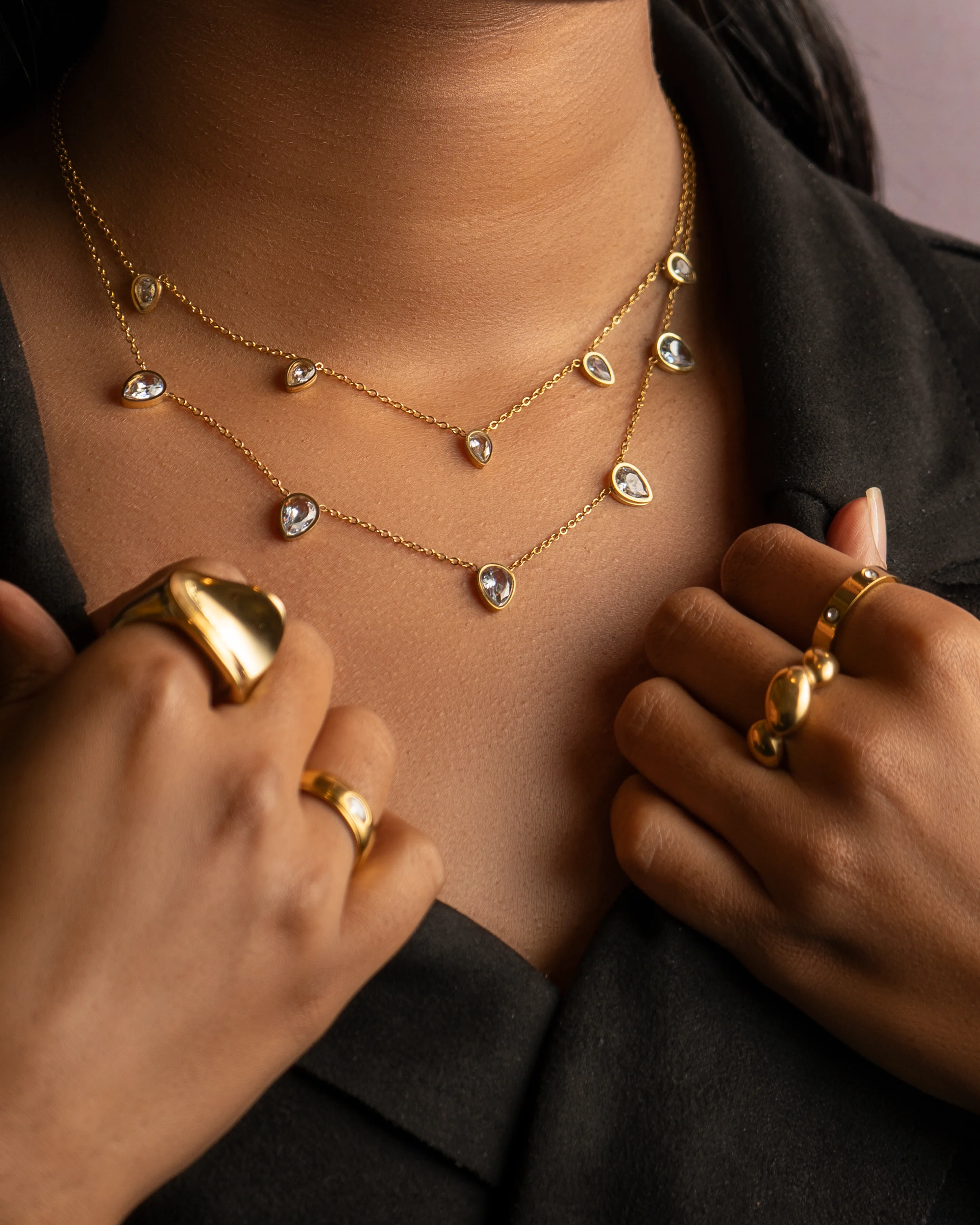 Ατσάλινο κολιέ drops με λευκά κρύσταλλα