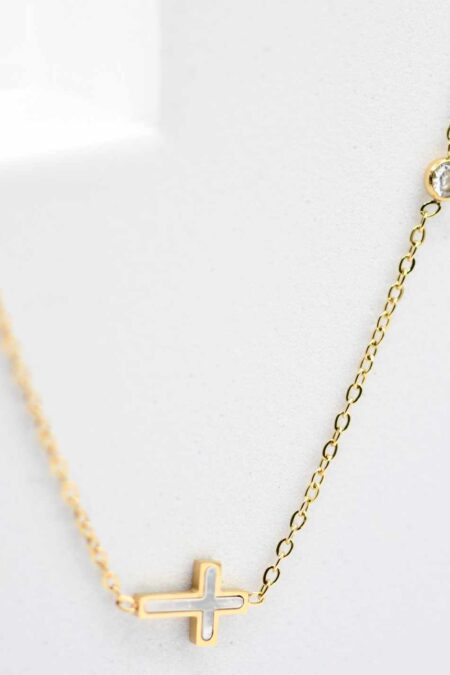 Ατσάλινο κολιέ με μικρό σταυρουδάκι σε χρυσό χρώμα