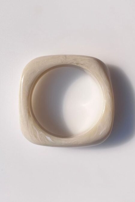 Luxury Round Smooth - surface Blurred Acrylic Bracelet- white  (εσωτερική διάμετρος ~63mm)