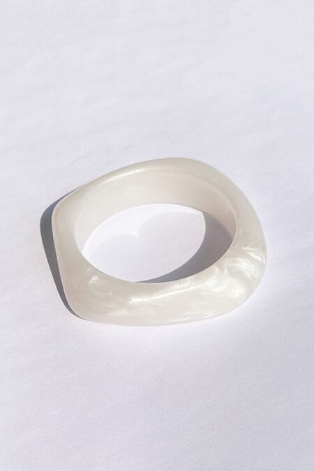 Luxury Round Smooth - surface Blurred Acrylic Bracelet -  white (εσωτερική διάμετρος ~63mm)